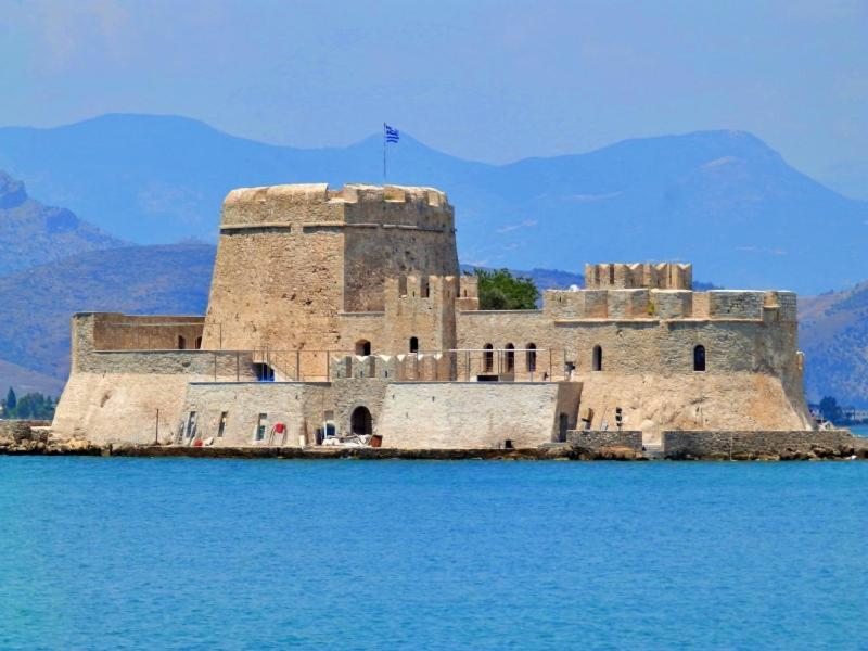 Trident Apartments Nafplio Bagian luar foto